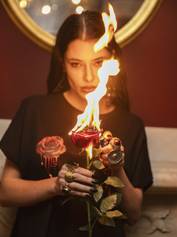 BLOOD AND ROSES - GOTHIC ROMANCE TEE